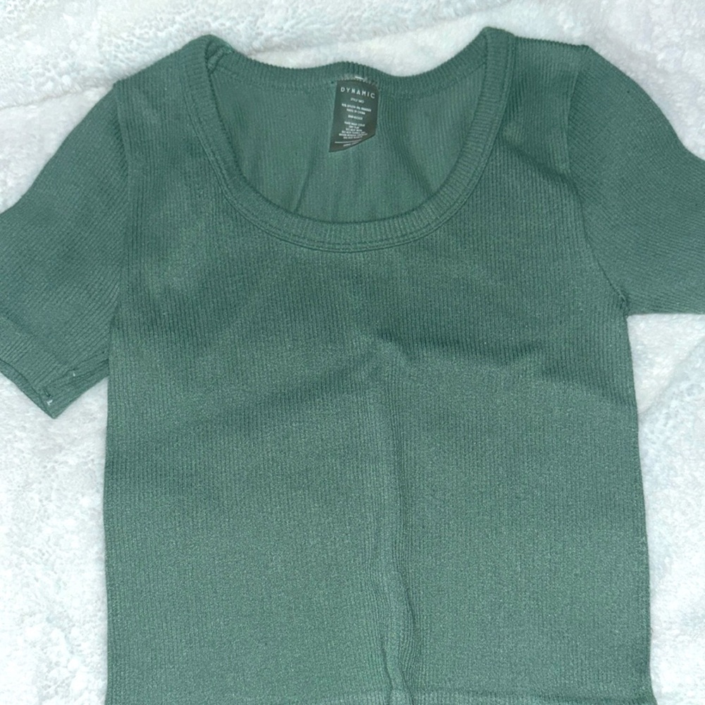 Green short sleeve ribbed top form DYNAMIC